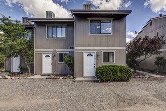 Building Photo - 510 1st St