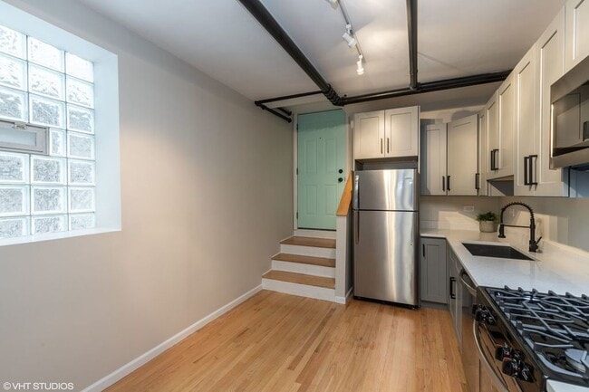 Foto del edificio - 2839 N Sawyer Ave