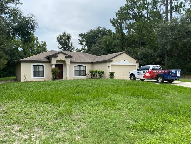 Building Photo - Desirable SW Ocala Neighborhood 3/2/2 **Wo...