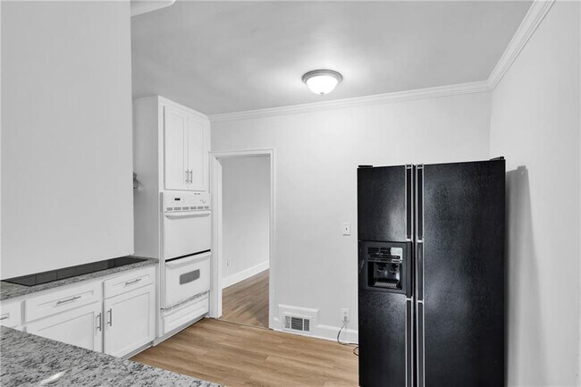 Building Photo - 2880 Old Lost Mountain Rd