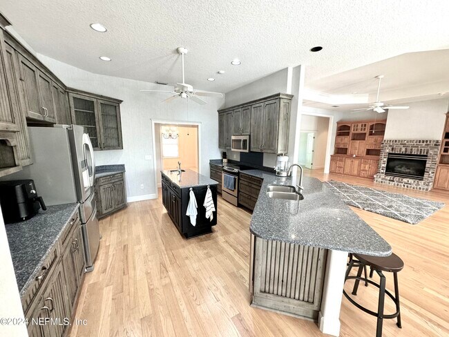 Foto del edificio - 163 Herons Nest Ln