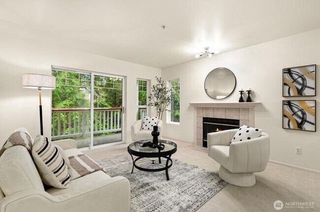 Foto del edificio - Beautiful 3 Bedroom 2 Bath Condo Newport Way Issaquah