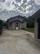 Building Photo - 7537 Riverland Dr