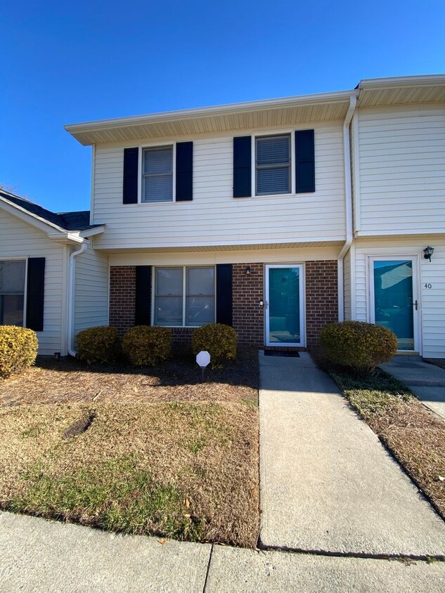 Primary Photo - Newly Renovated 3BR Townhome in Greenville