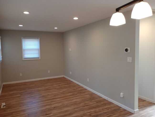 Foto del edificio - 3 Bedroom, 3 Bath Single Family Home for Rent