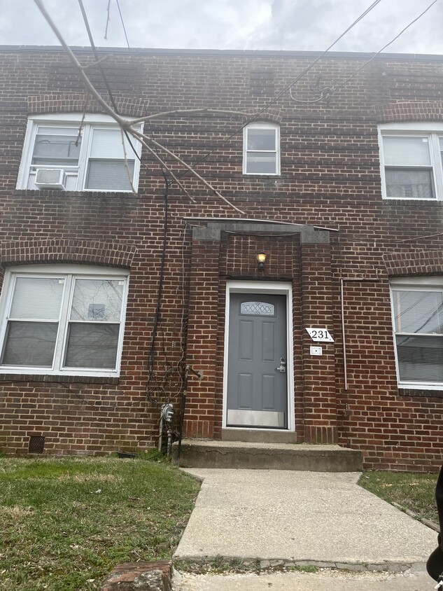 Foto principal - 231 Oakwood St SE