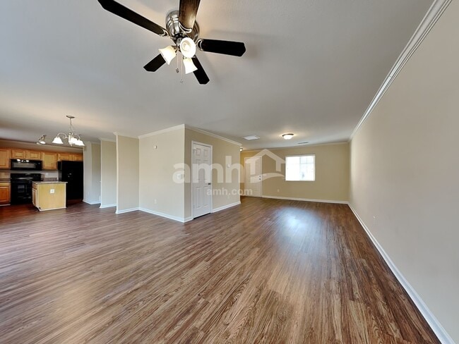 Building Photo - 502 Walnut Crossing Dr