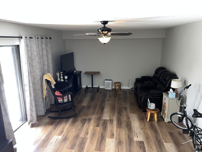 Foto del edificio - 239 Charter Way