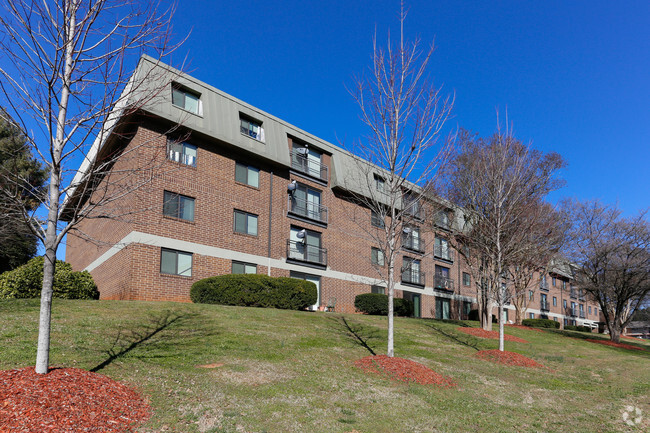 Woodlawn House Apartments Rentals - Charlotte, NC | Apartments.com