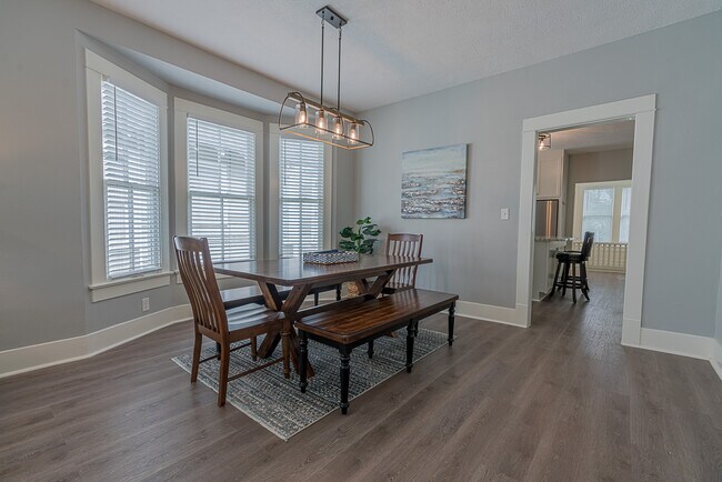 Building Photo - 1015 Post Office St