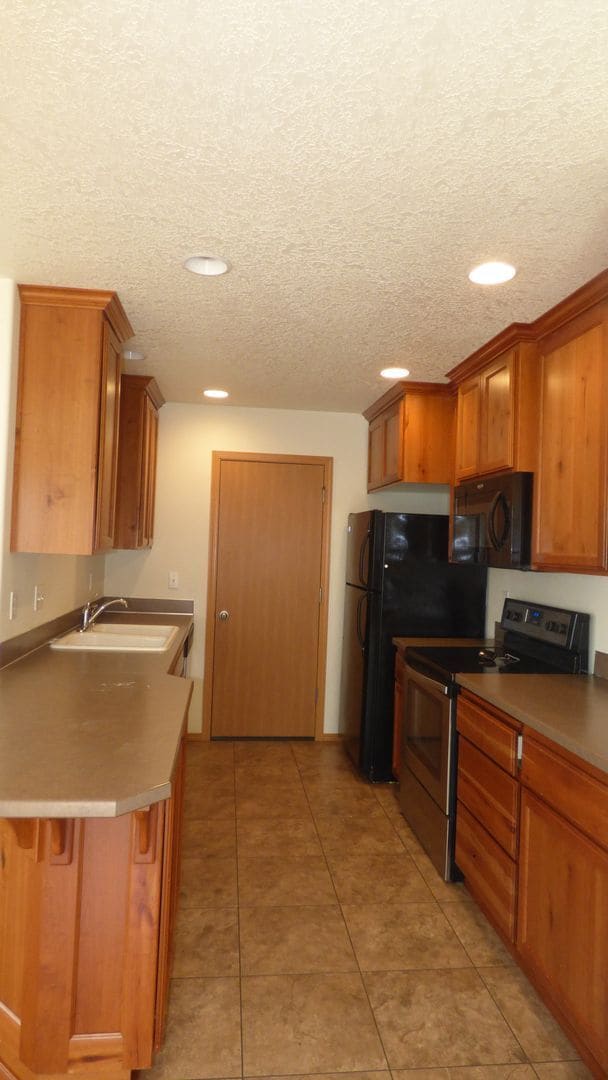 Building Photo - 373-375 Gwinn St S Monmouth, OR 97351