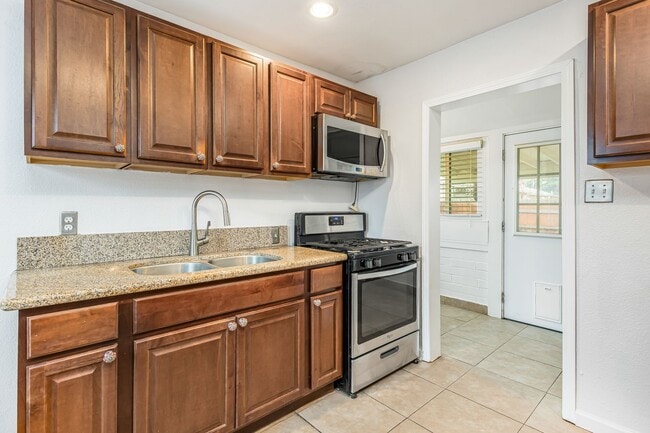 Photo - 14993 Yucca Ave Apartment