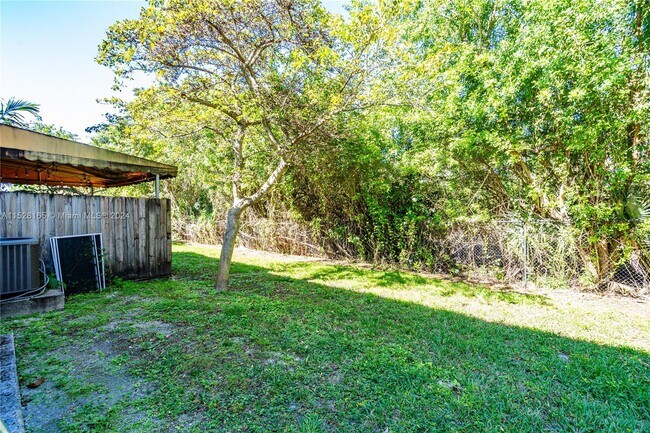 Foto del edificio - 1465 SE 24th Ct