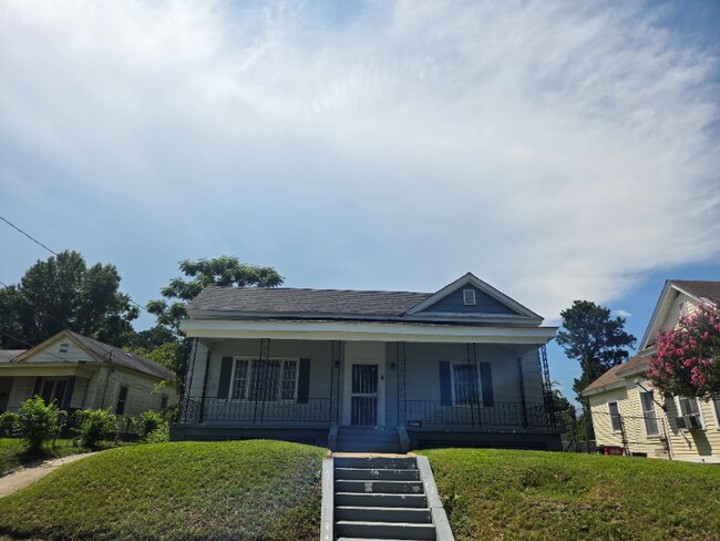 Foto del edificio - 2027 Jeff Davis St