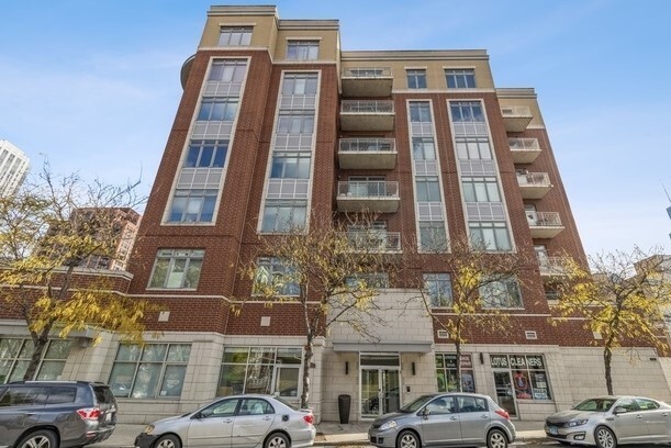 Primary Photo - 657 W Fulton St