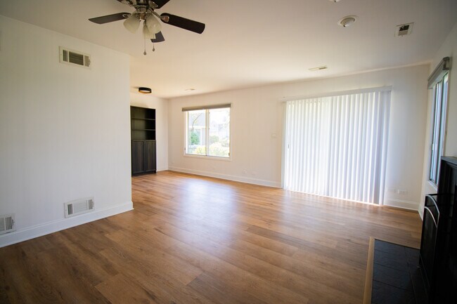 Building Photo - 1333 Barclay Ln