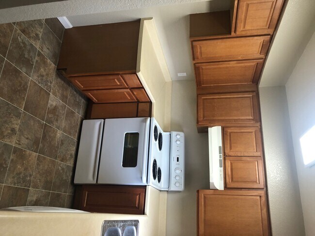 Building Photo - 170 Breakwater Dr
