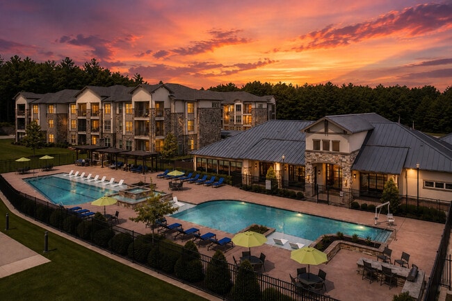 East Texas Sunset-Tyler Apartments - Auberge of Tyler