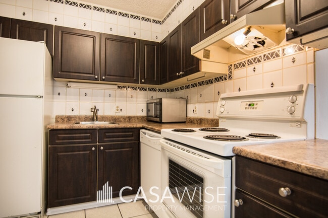 Building Photo - 10149-10149 Saskatchewan Dr NW
