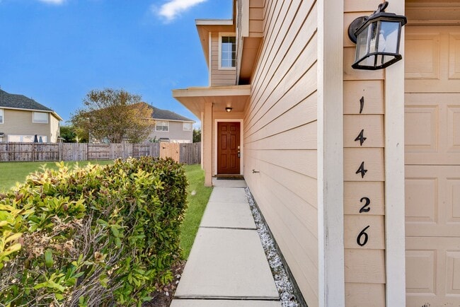 Photo - Gorgeous 3bed/2.5bath home!