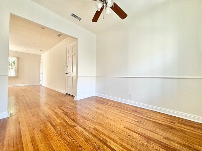 Foto del edificio - 2021 S. Sherbourne Dr. Los Angeles, CA 90034