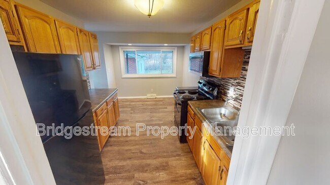 Foto del edificio - 217 Whispering Dr