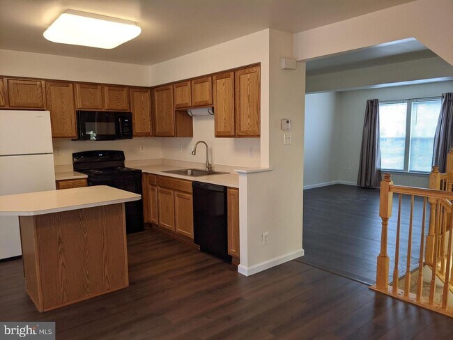 Foto del edificio - 625 Village Ct