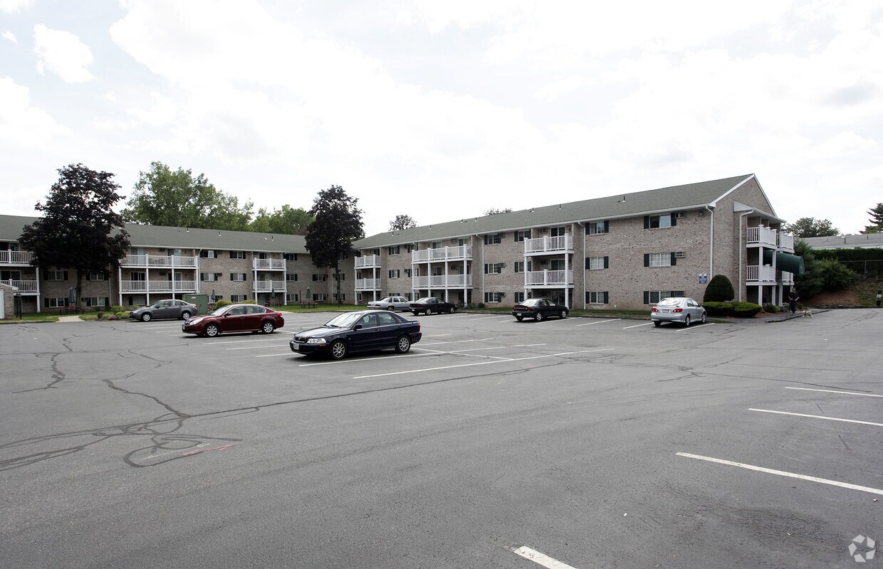 Emerson Garden Apartments in Hudson, MA