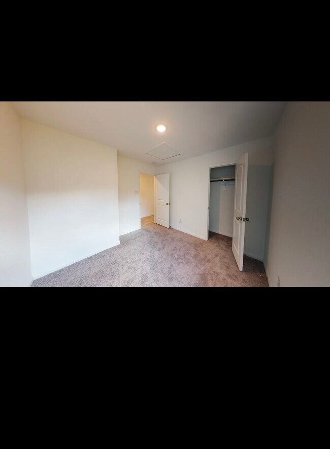 Building Photo - 9822 Emerald Stone Way