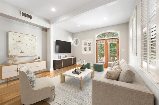 Building Photo - 314 Bunker Hill St