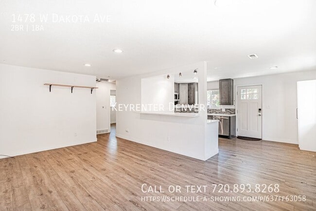 Building Photo - Stunning 2 Bed 1 Bath Duplex with Full Fen...