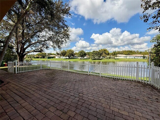 Foto del edificio - 2132 SW 118th Ave