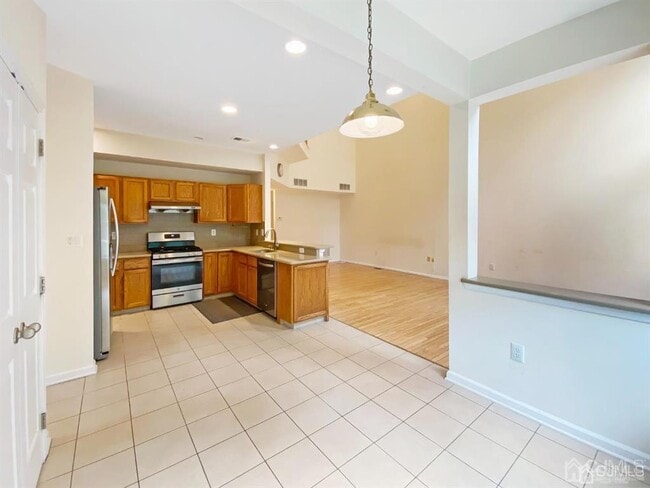 Building Photo - 48 Berkshire Way