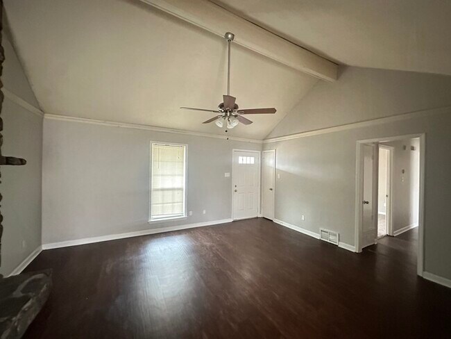 Building Photo - 2646 Harlingen Dr
