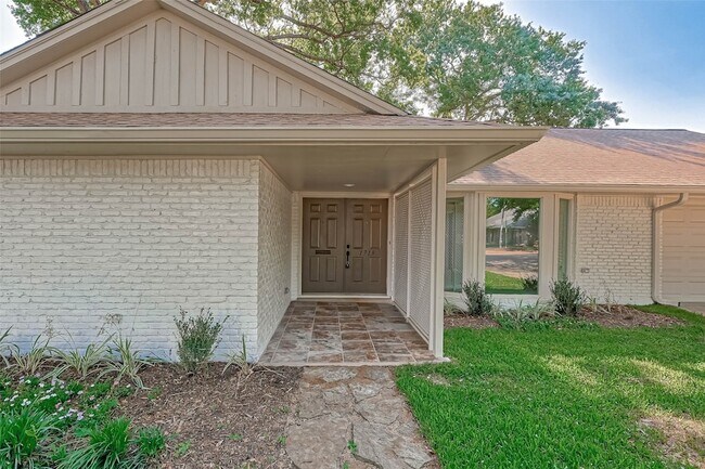 Building Photo - 1719 Shadow Bend Dr