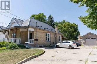 Building Photo - 786 Nelson St
