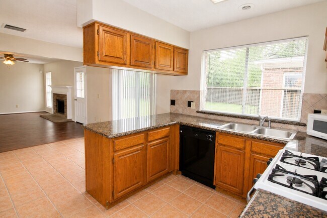 Building Photo - 3331 Oak Branch Ln