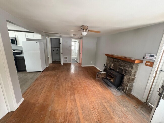 Building Photo - 10 Paradise Trl