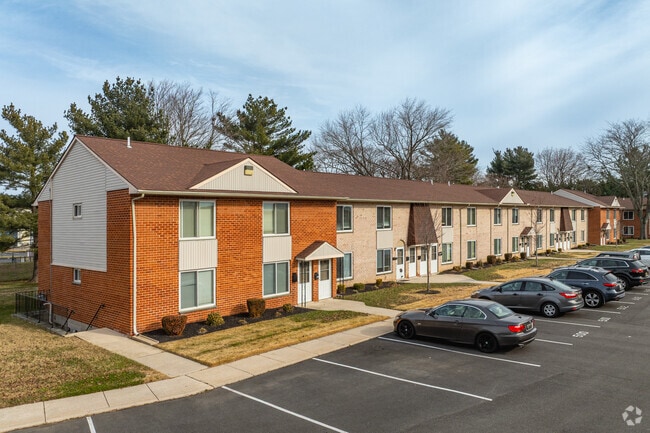 Building Photo - Lakeside Apartments