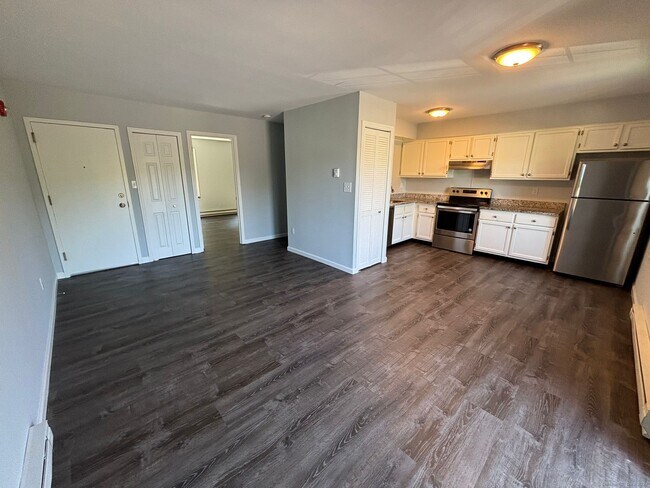 Building Photo - 188 Aspetuck Vlg