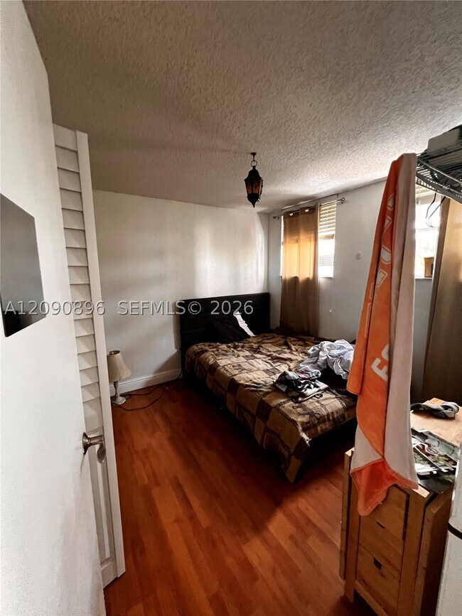 Foto del edificio - 210 SW 11th St