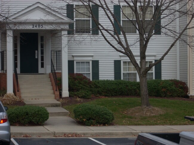 Building Photo - 2405 Normandy Square Pl