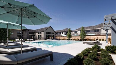 Building Photo - Summerwell Marvida