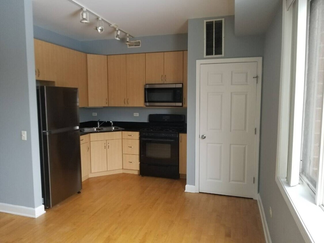 Primary Photo - 3575 S Archer Ave