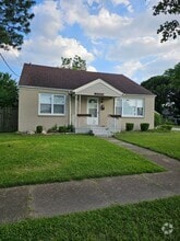 Building Photo - 2733 Hollister Ave