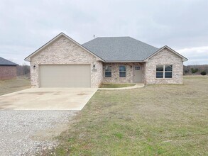 Building Photo - 321 Western Hills Dr