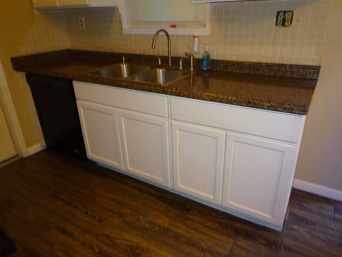 204 S Bristow Ave, Moore, OK 73160 House Rental in Moore, OK