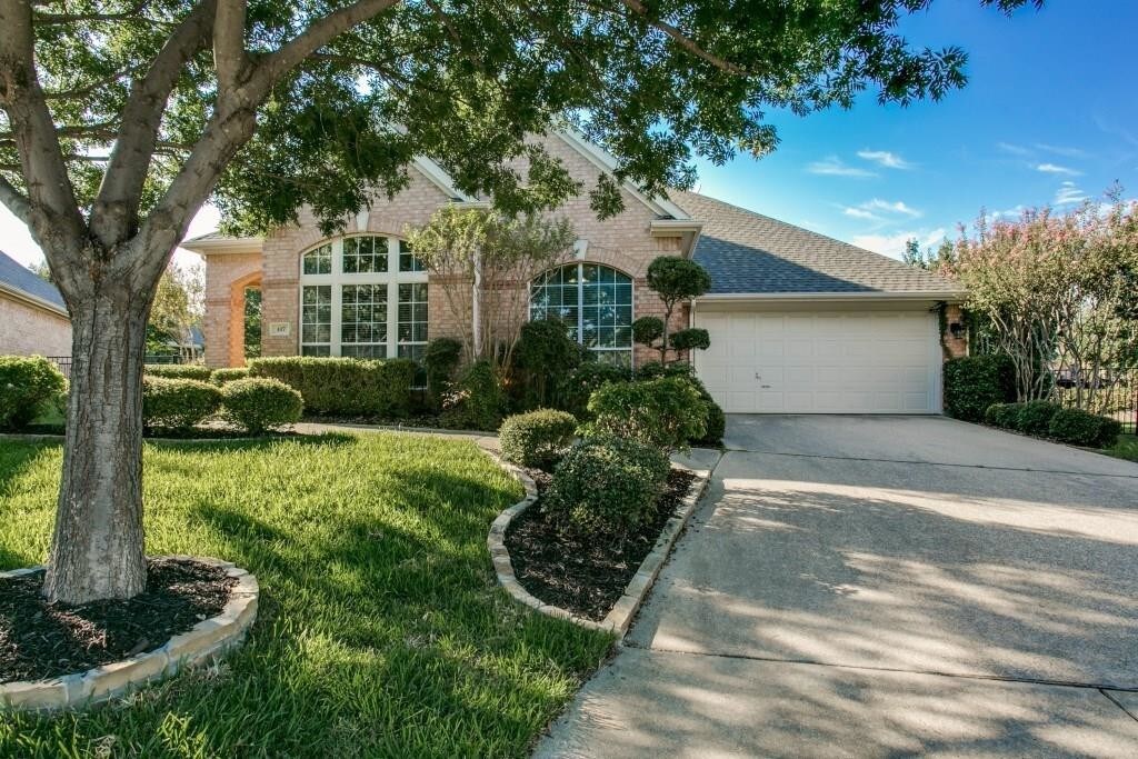 Primary Photo - 407 Lakewood Dr