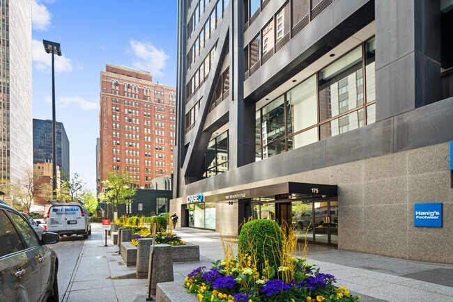 Building Photo - 175 E Delaware Pl