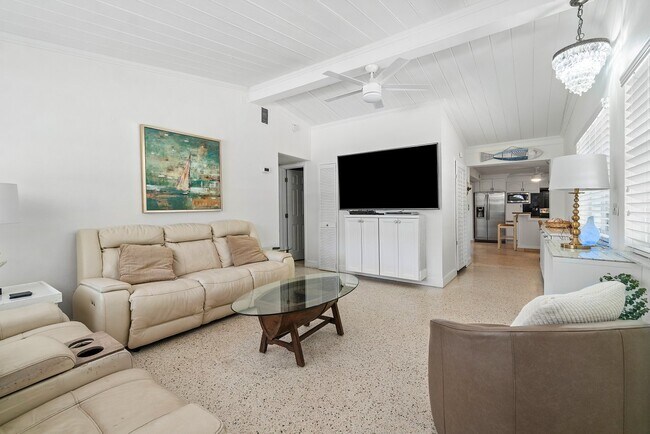 Foto del edificio - 321 Forsyth St